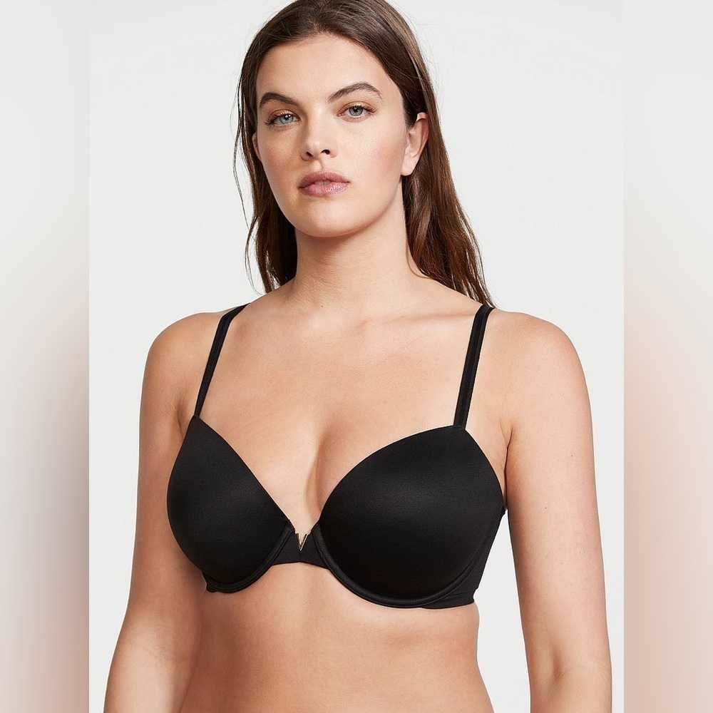 Victoria’s Secret black lined Demi underwire convertible strap bra, 38DD.